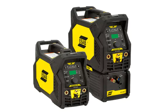 Tragbarer Esab Renegade ET 210iP W WIG-Schweißinverter mit wassergekühlter Funktion und 210 A Leistung.